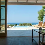 The - Retreat With Pool & Seaview Casa de Férias