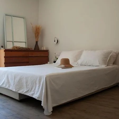 The - Retreat With Pool & Seaview Ретимно