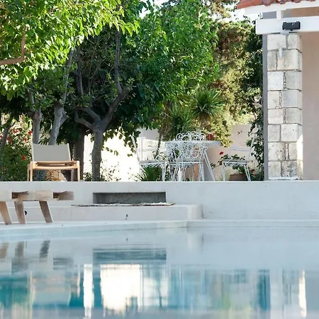 The - Retreat With Pool & Seaview Casa de Férias
