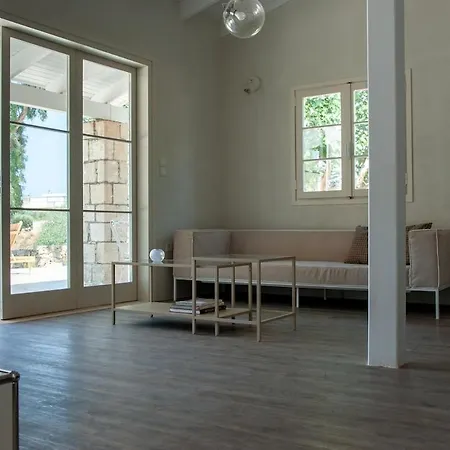 The - Retreat With Pool & Seaview