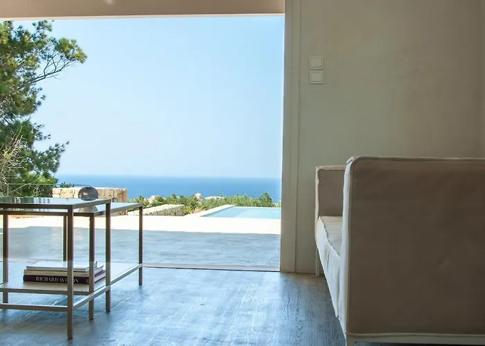 The - Retreat With Pool & Seaview