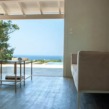 The - Retreat With Pool & Seaview