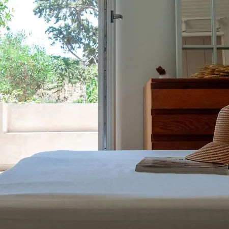 The - Retreat With Pool & Seaview *