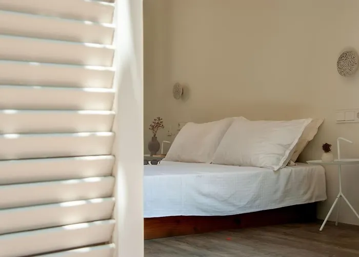 The - Retreat With Pool & Seaview Retimno