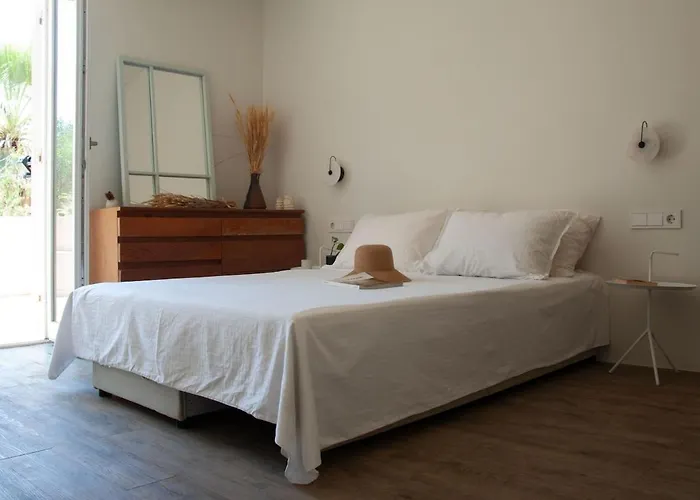 The - Retreat With Pool & Seaview Retimno