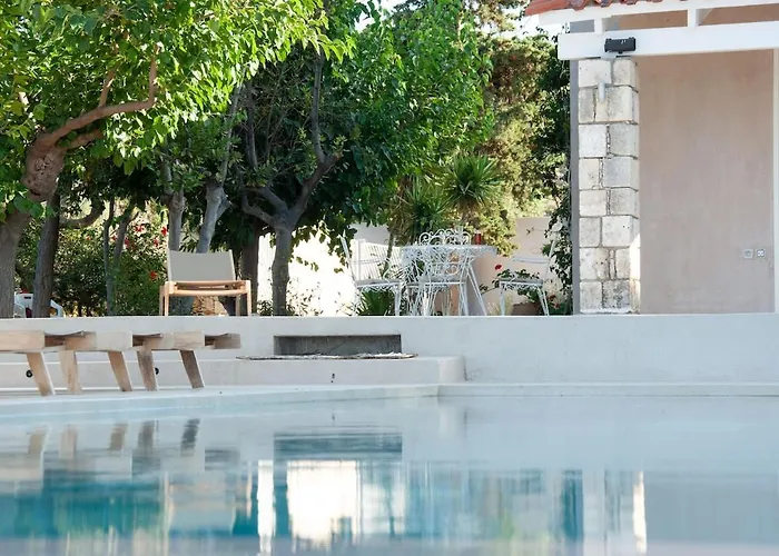 The - Retreat With Pool & Seaview Dom wakacyjny