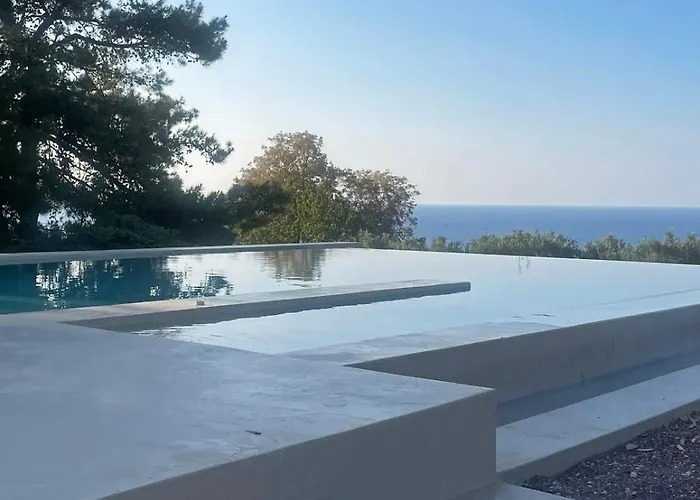 The - Retreat With Pool & Seaview * Retimno